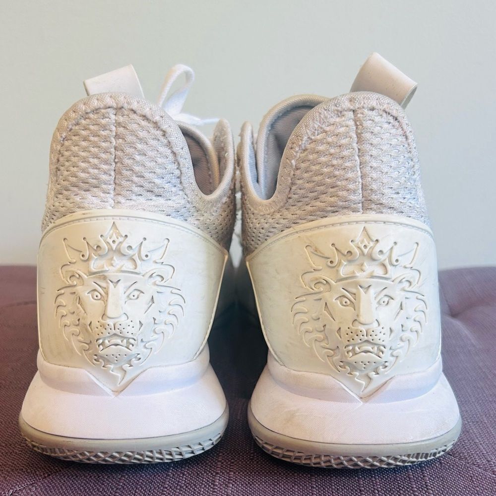 Nike LeBron Witness 4 White Wolf Gray Sneakers with Embossed Lion!
